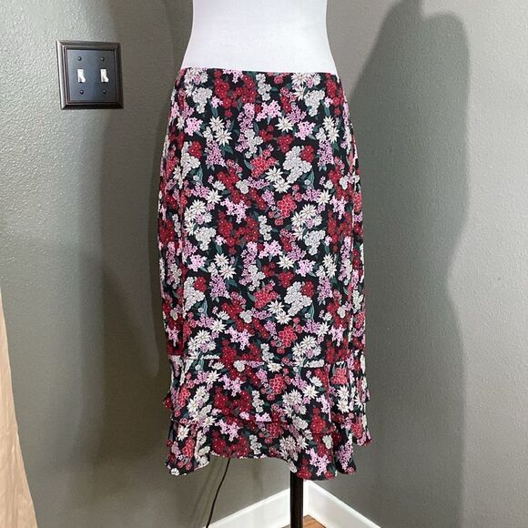 Ann Taylor Mini Floral Mini Skirt Ruffle Hem - Picture 2 of 10